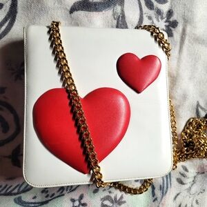 White and Red Heart Chain Bag